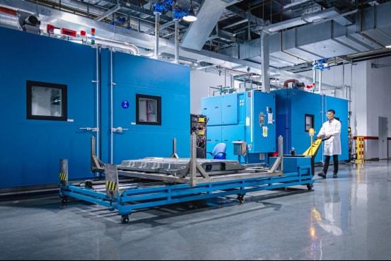 上汽通用電池工廠奧特能超級(jí)工廠投產(chǎn) 主流車(chē)企加速賽道轉(zhuǎn)換