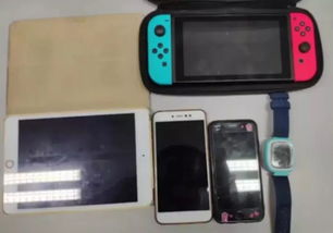 凌晨4點多,五年級男生房間透出亮光,媽媽推門一看氣炸